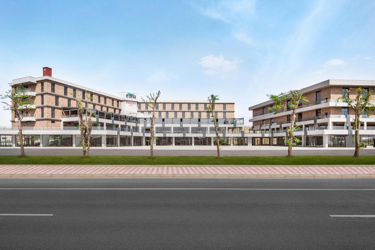 Ramada Plaza By Wyndham Batman Hotel Exterior photo